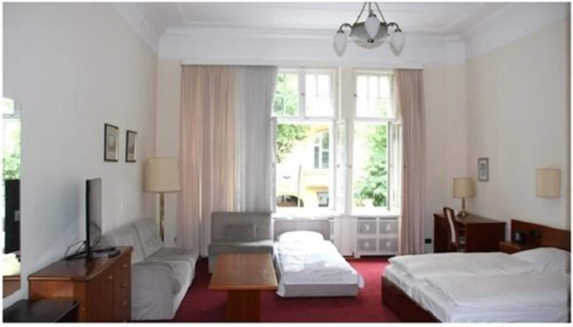 Kurfuerst Am Kurfuerstendamm Berlin Exterior photo