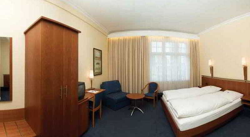Kurfuerst Am Kurfuerstendamm Berlin Exterior photo