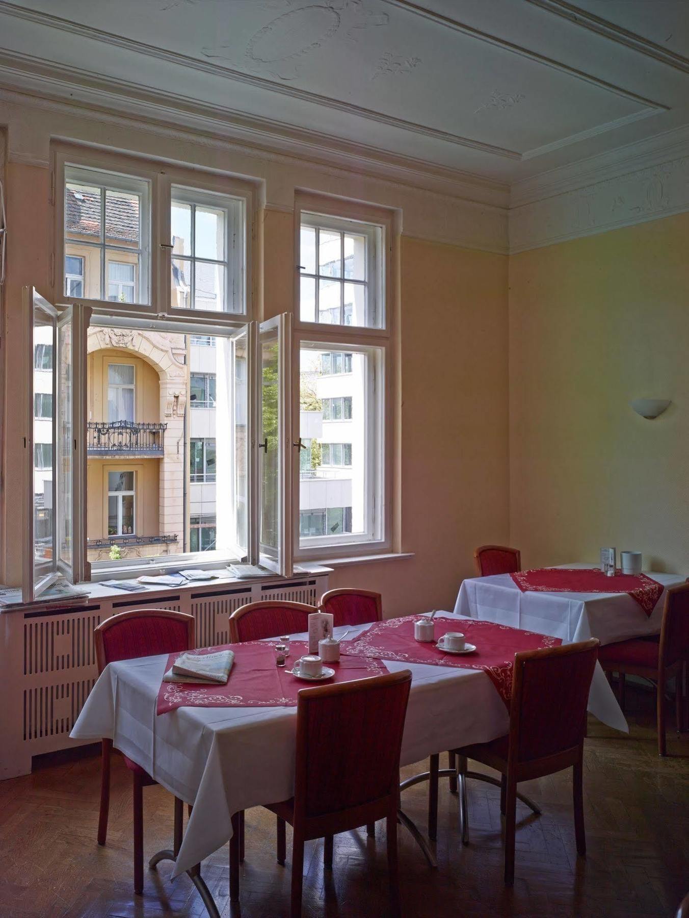 Kurfuerst Am Kurfuerstendamm Berlin Exterior photo